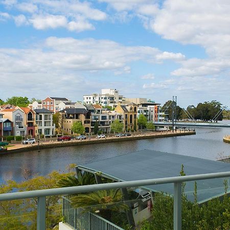 East Perth Suites Hotel מראה חיצוני תמונה