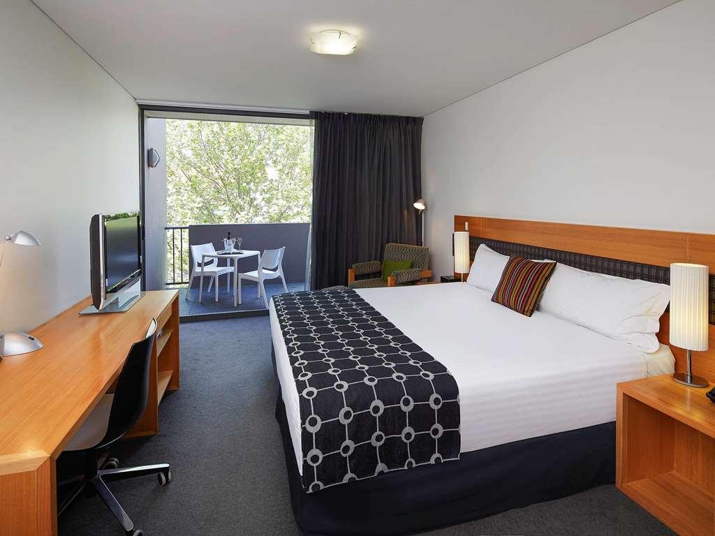 East Perth Suites Hotel מראה חיצוני תמונה