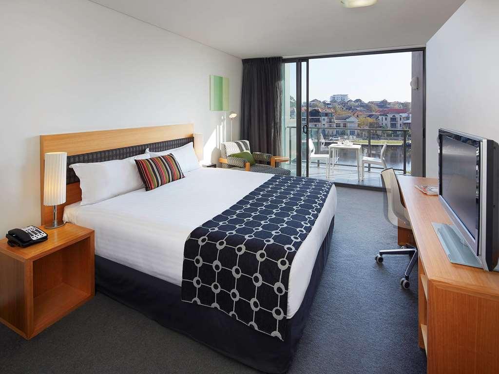 East Perth Suites Hotel מראה חיצוני תמונה