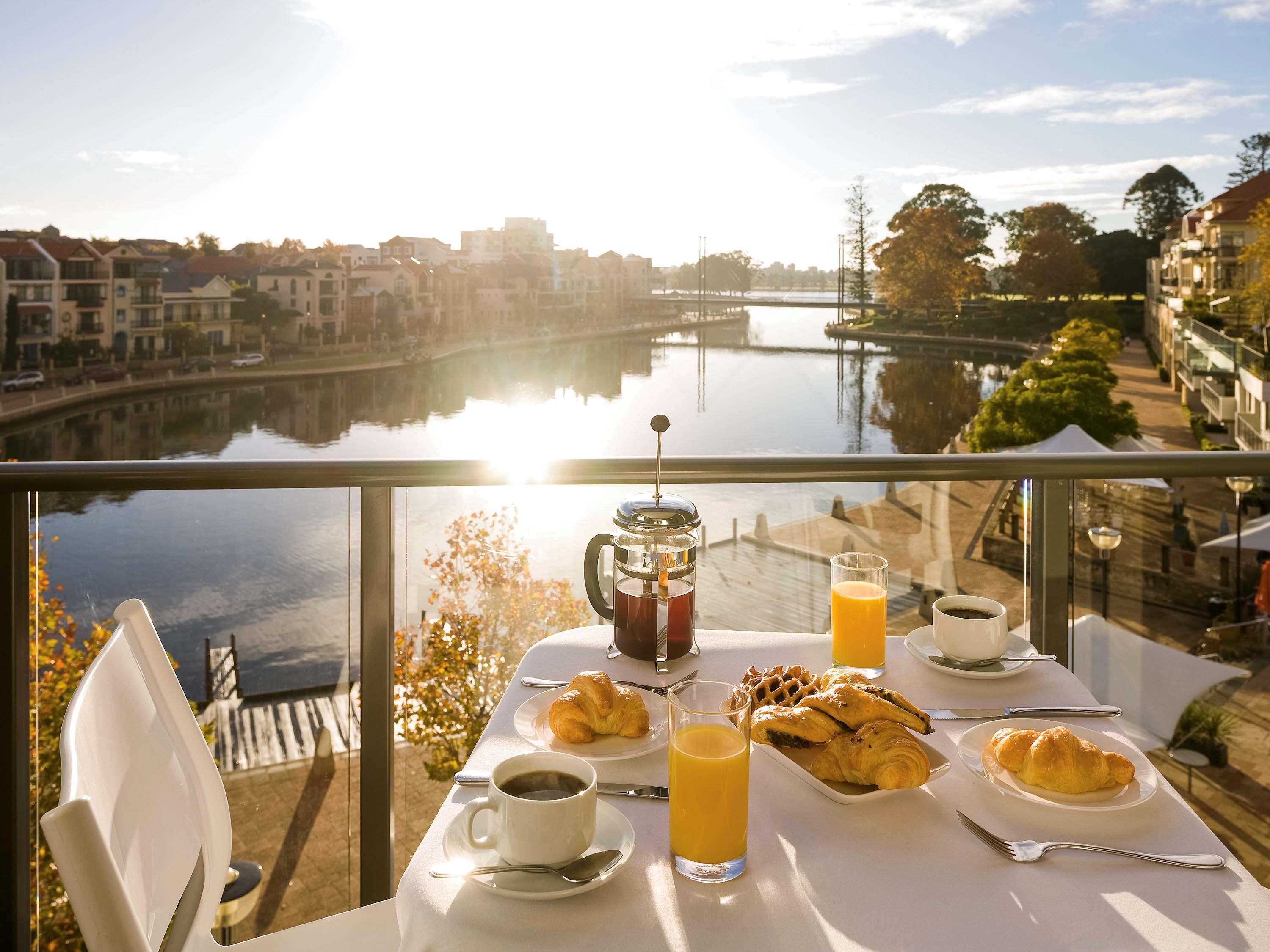 East Perth Suites Hotel מראה חיצוני תמונה