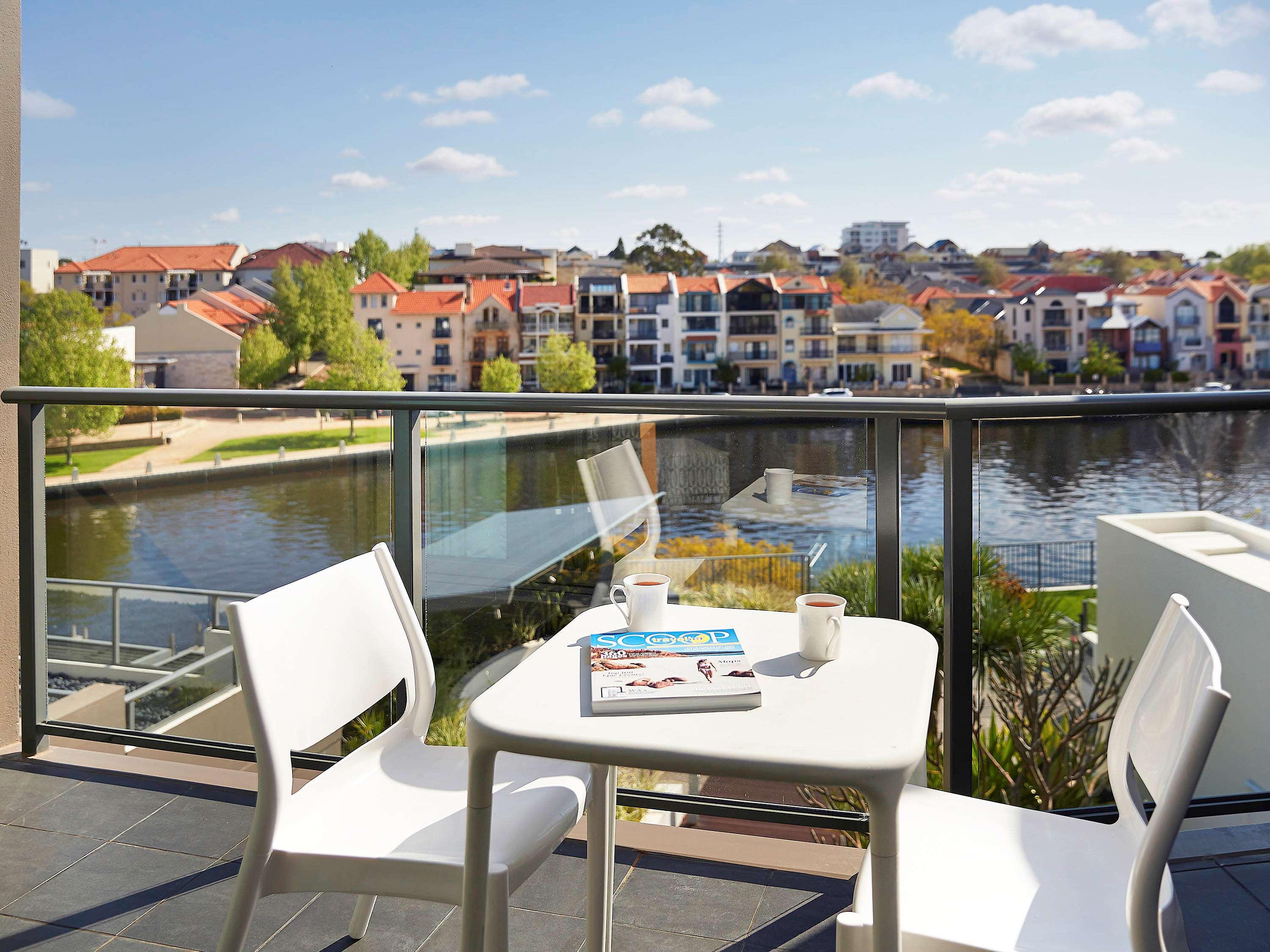 East Perth Suites Hotel מראה חיצוני תמונה