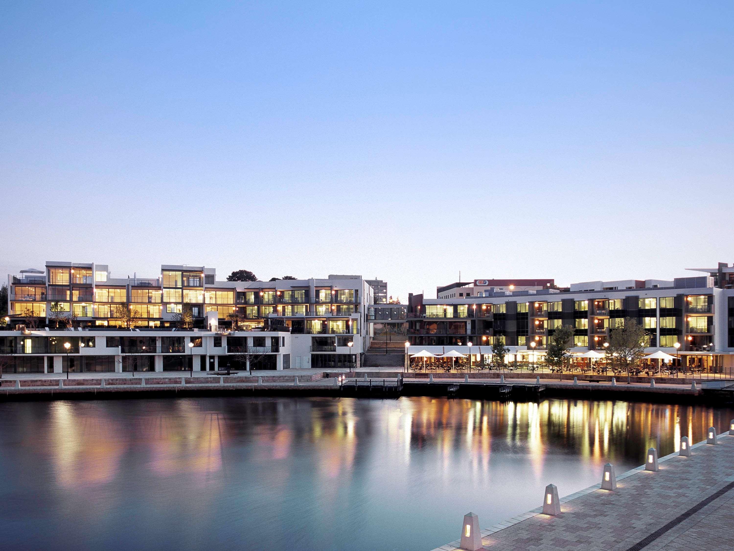 East Perth Suites Hotel מראה חיצוני תמונה