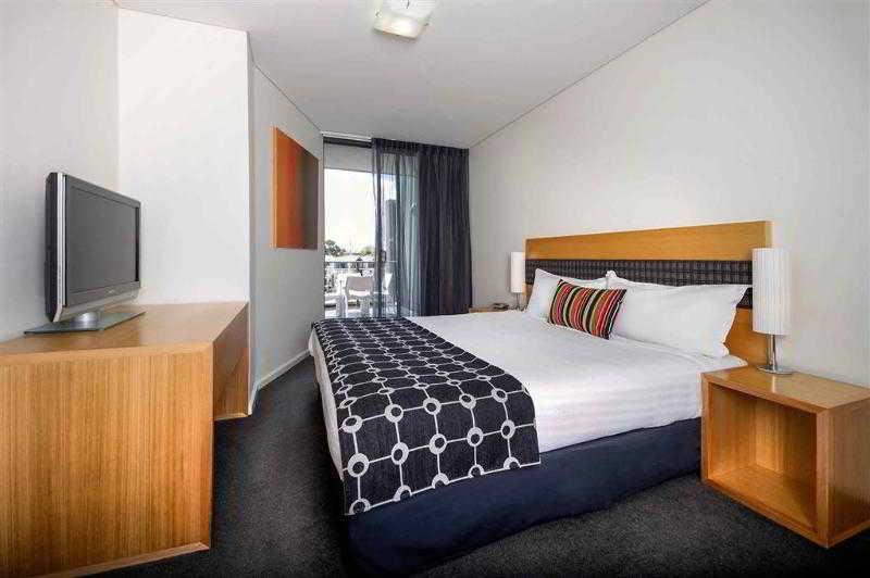 East Perth Suites Hotel מראה חיצוני תמונה