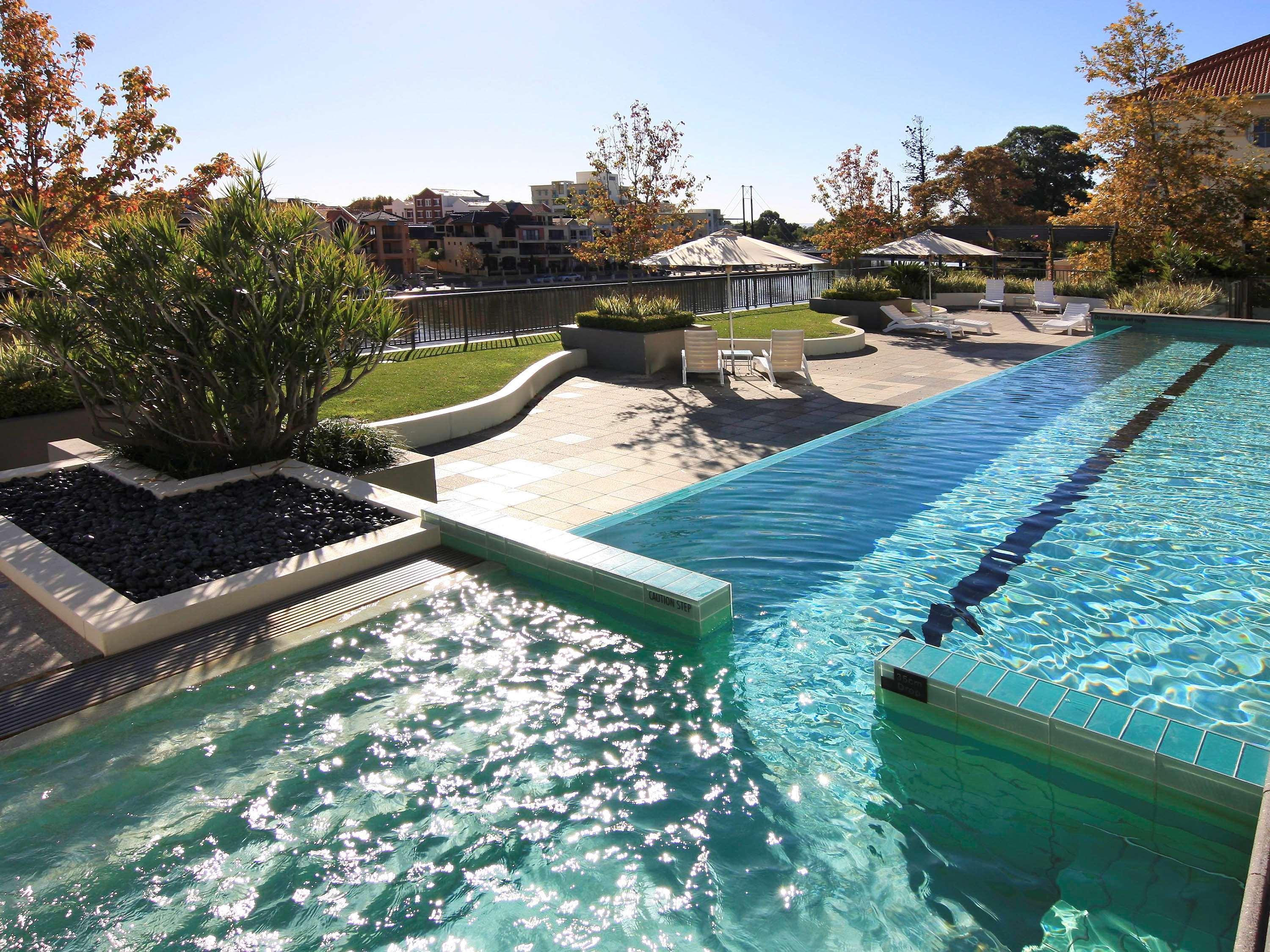 East Perth Suites Hotel מראה חיצוני תמונה