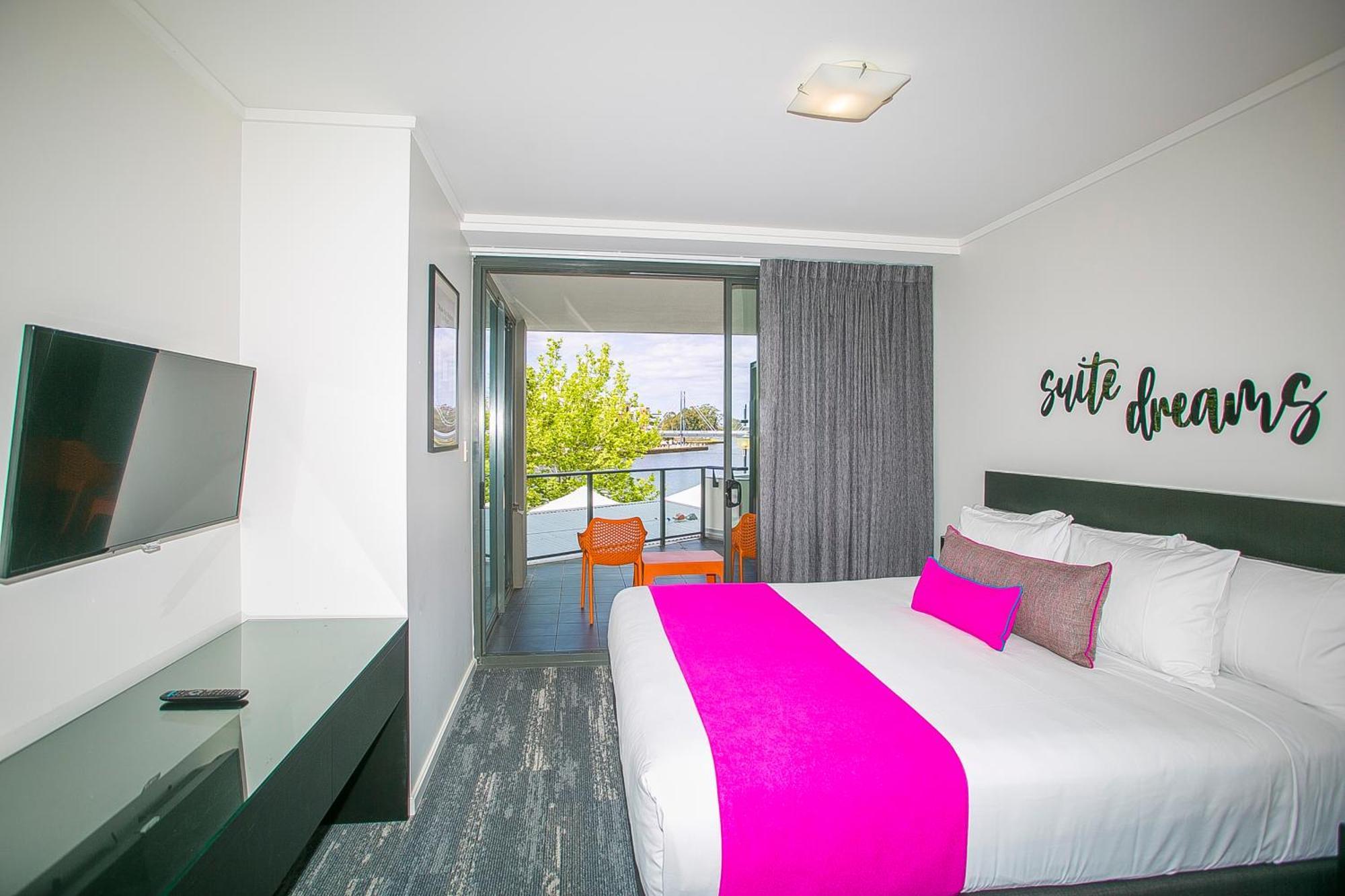 East Perth Suites Hotel מראה חיצוני תמונה