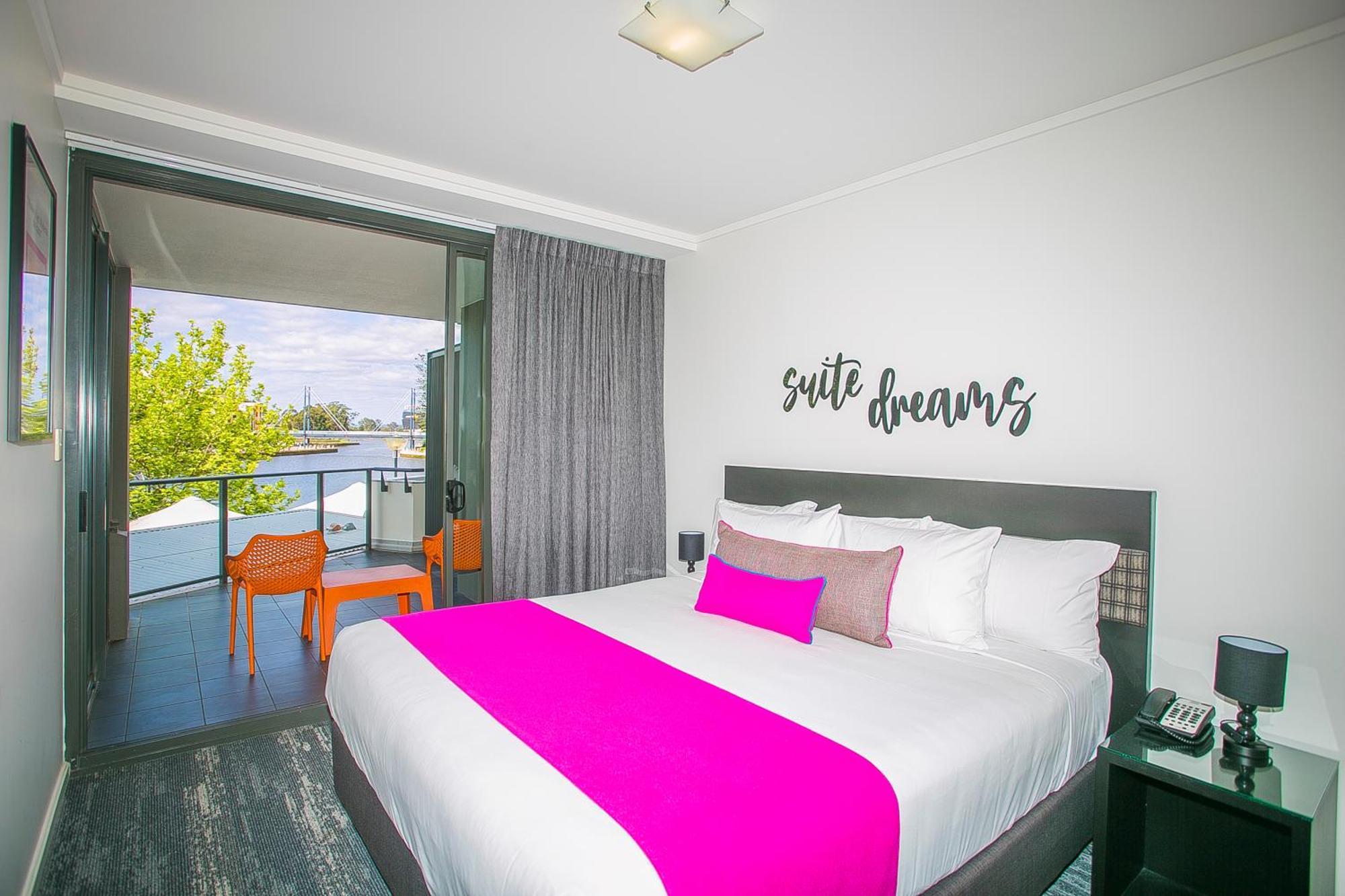 East Perth Suites Hotel מראה חיצוני תמונה