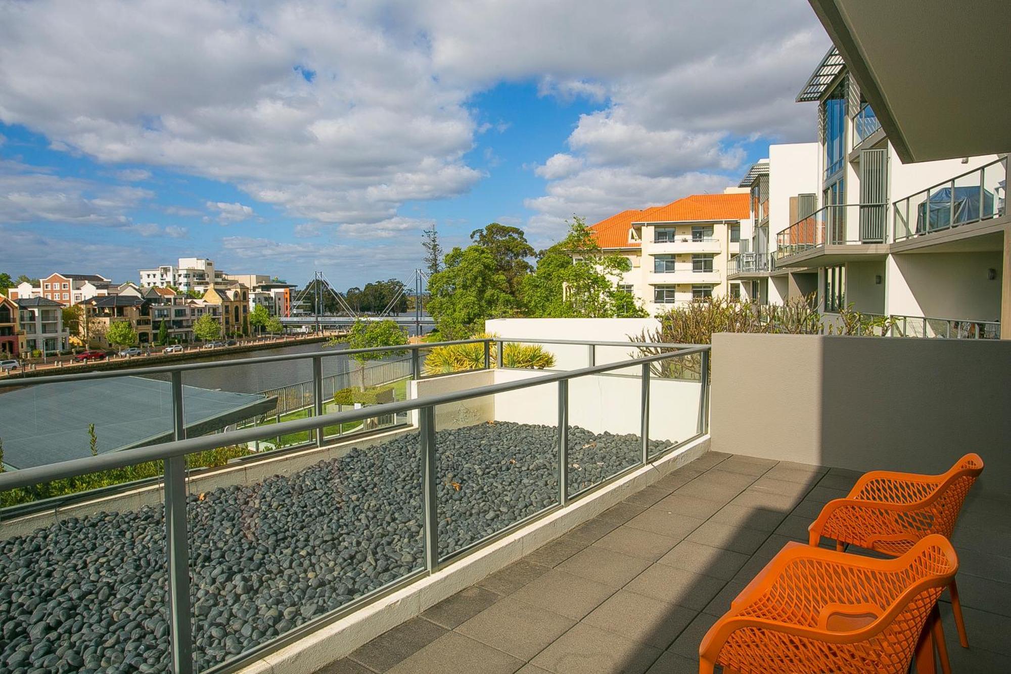 East Perth Suites Hotel מראה חיצוני תמונה