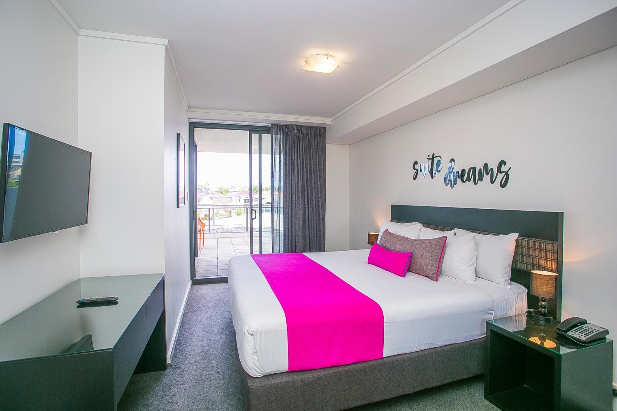 East Perth Suites Hotel מראה חיצוני תמונה