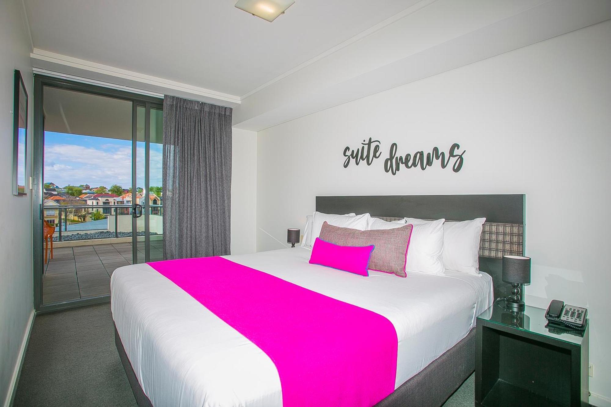 East Perth Suites Hotel מראה חיצוני תמונה
