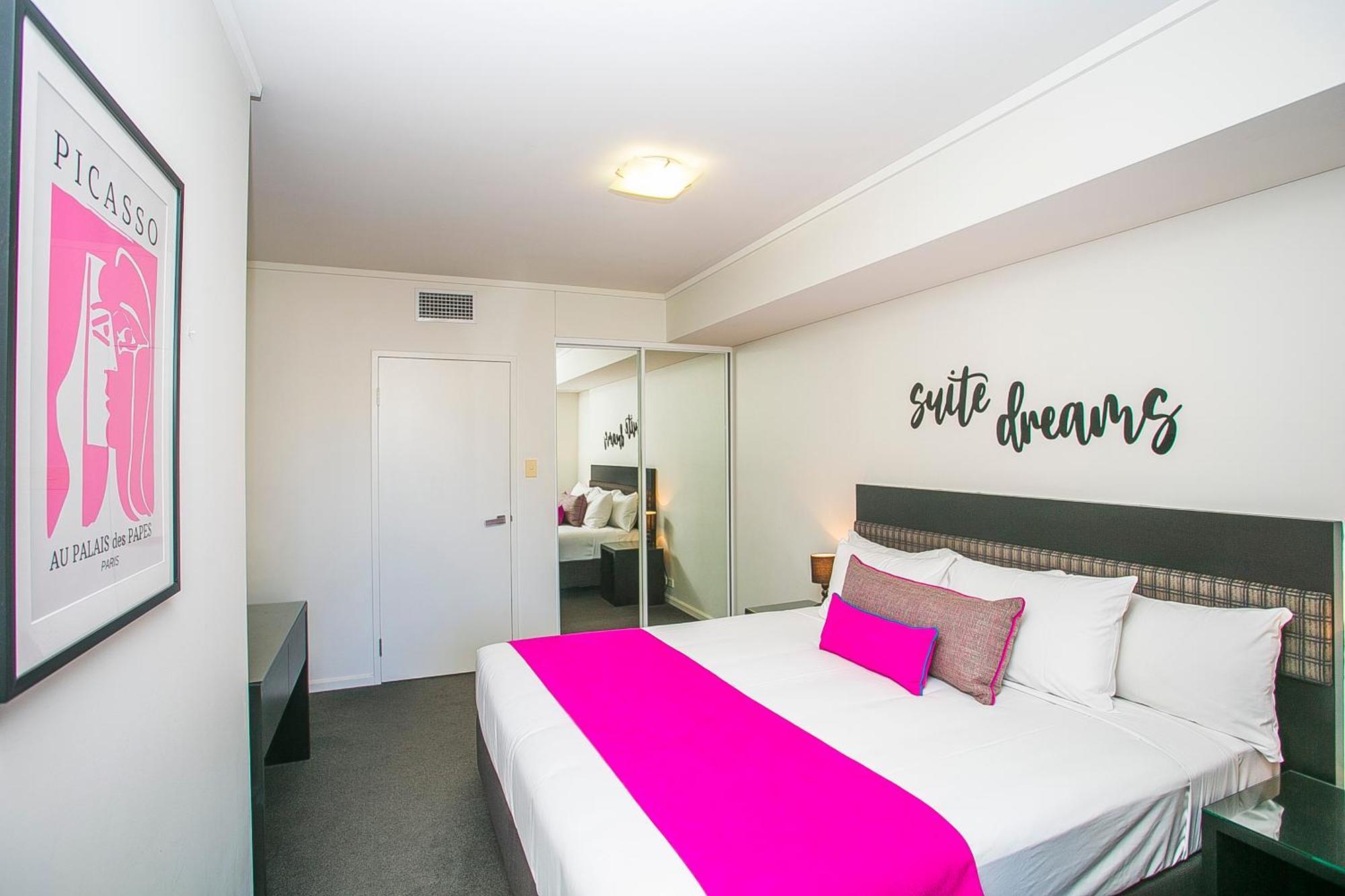 East Perth Suites Hotel מראה חיצוני תמונה