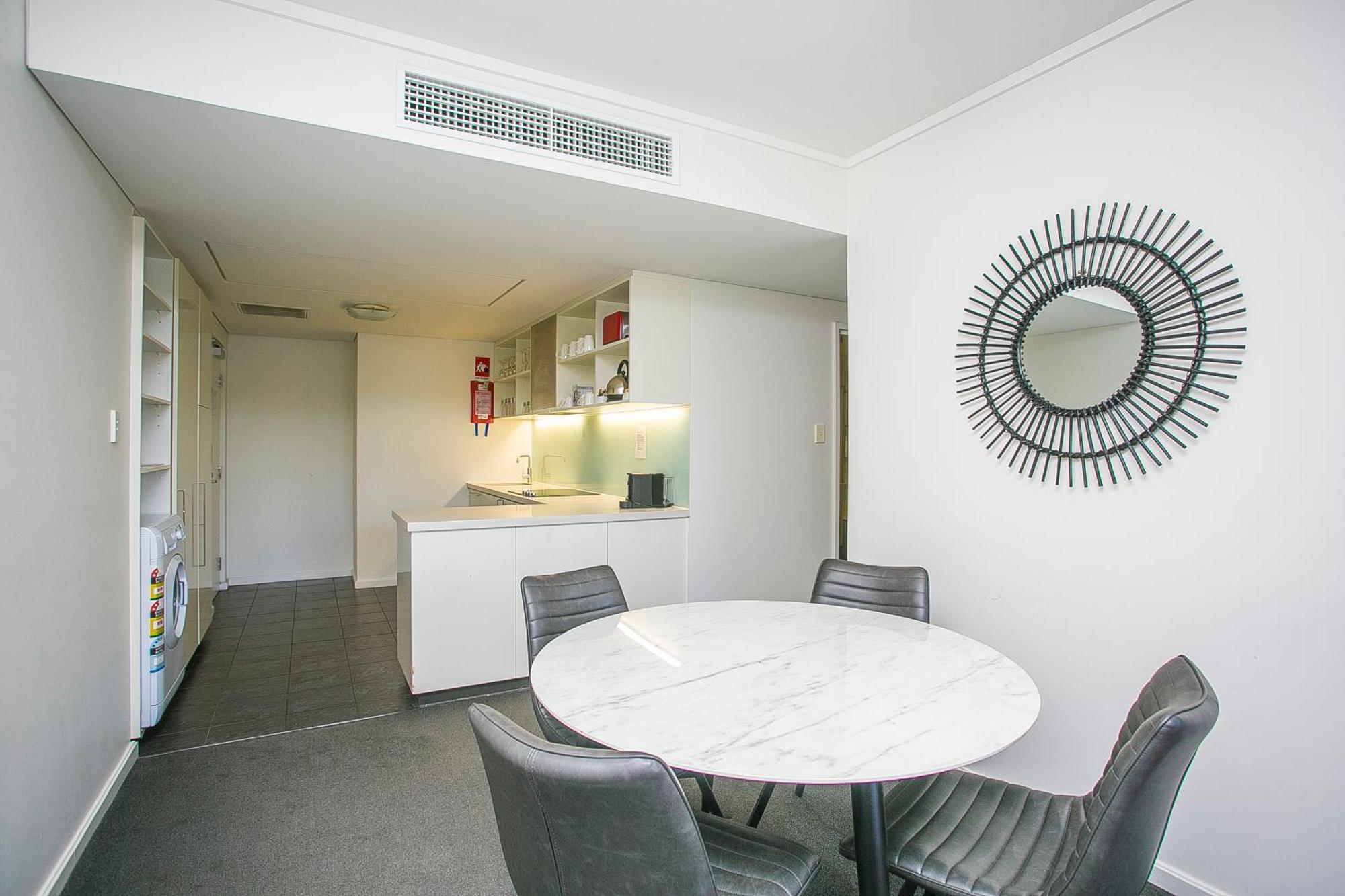 East Perth Suites Hotel מראה חיצוני תמונה
