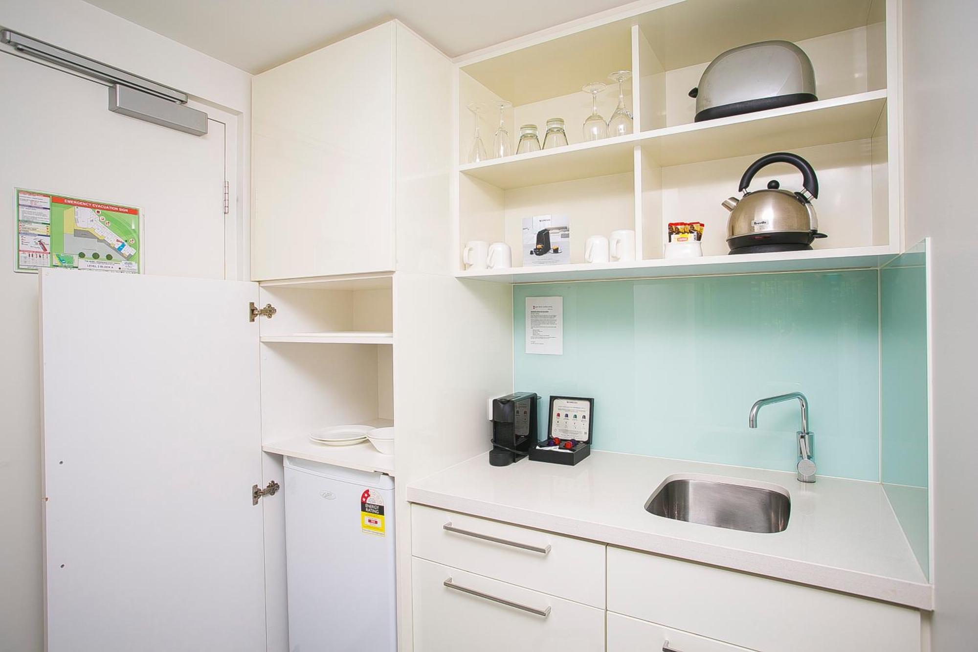 East Perth Suites Hotel מראה חיצוני תמונה