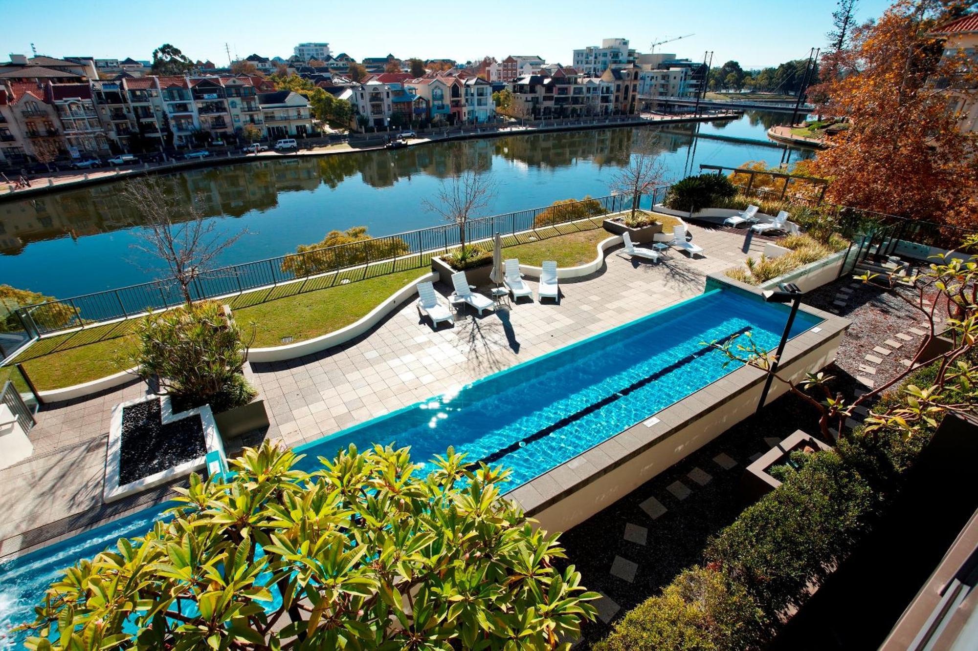 East Perth Suites Hotel מראה חיצוני תמונה